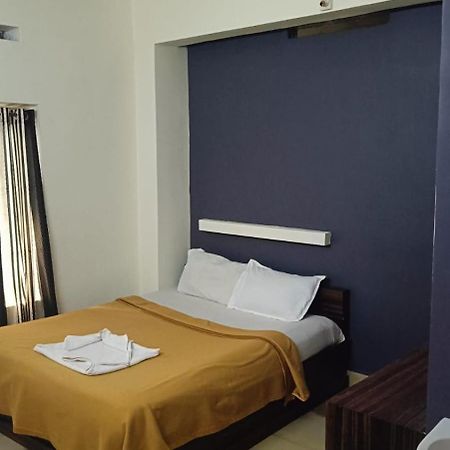 Hotel Orginal Residency 科兰 外观 照片